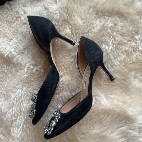 Manolo Blahnik Hangisi heels - Picture 3 of 11